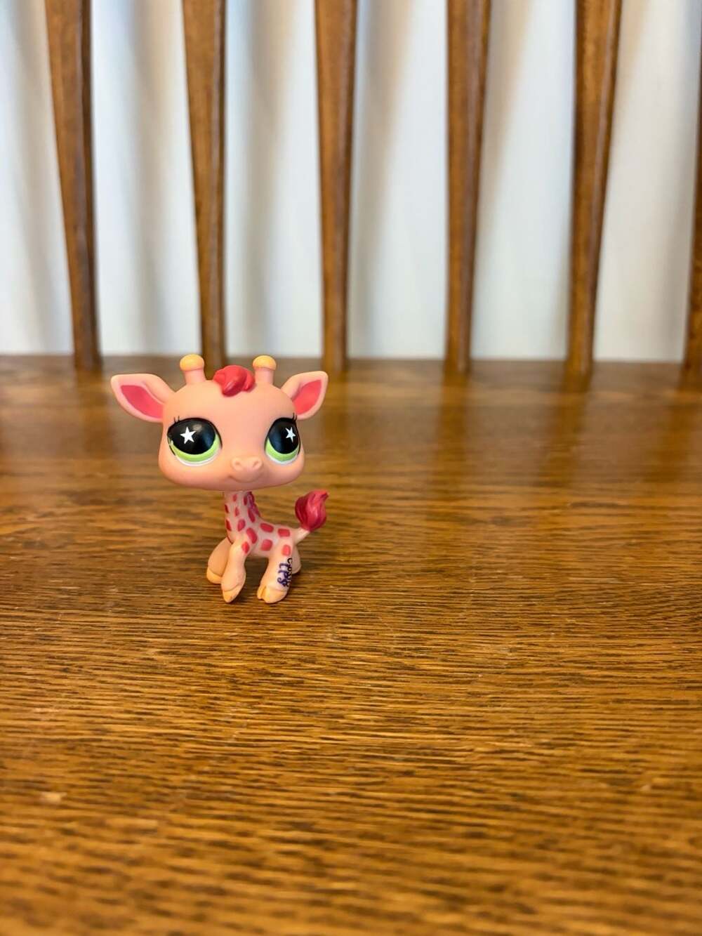 Hasbro Littlest Pet Shop Giraffe #92981 Pink Green Star Eyes
